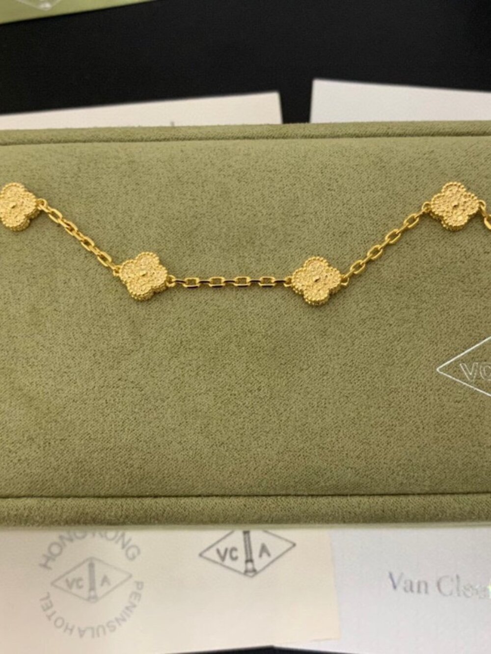 🌟 Van Cleef & Arpels Alhambra Gold Textured 6‑Clover Bracelet - Picture 3 of 5